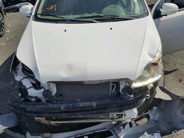 KL1TD66E09B660720 - 2009 CHEVROLET AVEO LS WHITE photo 7