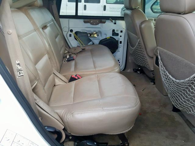 5LMPU28A0XLJ17557 - 1999 LINCOLN NAVIGATOR WHITE photo 6