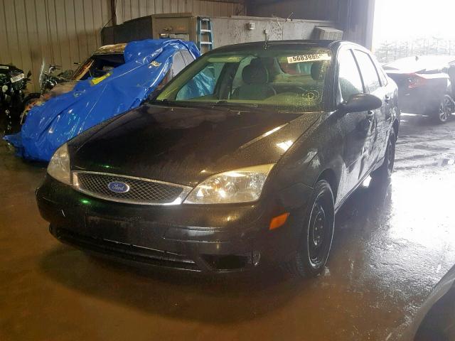 1FAFP34N35W287308 - 2005 FORD FOCUS ZX4 BLACK photo 2