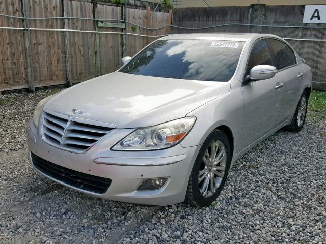 KMHGC46F59U040388 - 2009 HYUNDAI GENESIS 4. SILVER photo 2