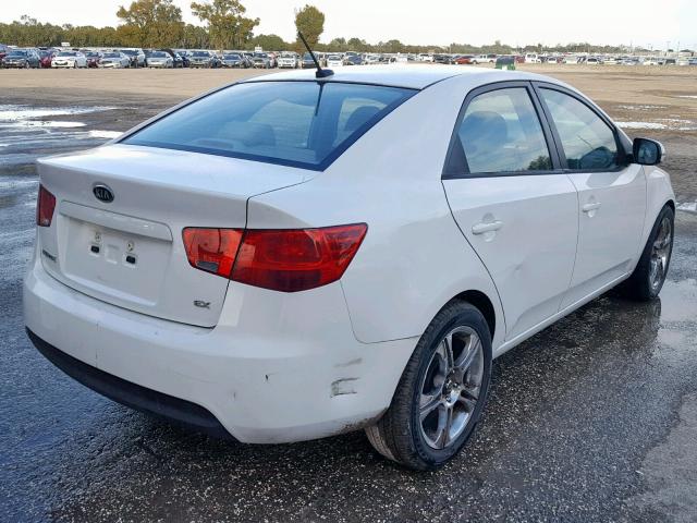 KNAFU4A24B5461291 - 2011 KIA FORTE EX WHITE photo 4