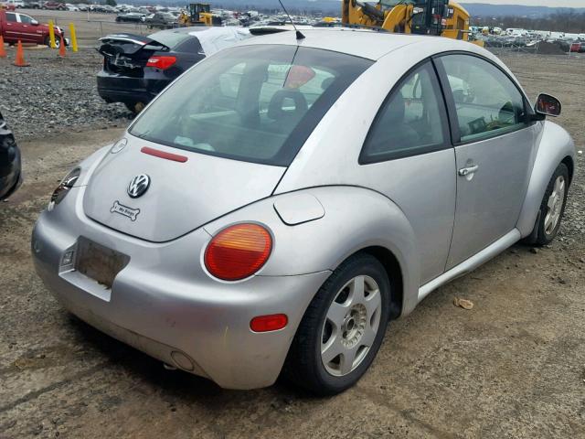 3VWBB61C8WM050582 - 1998 VOLKSWAGEN BEETLE SILVER photo 4