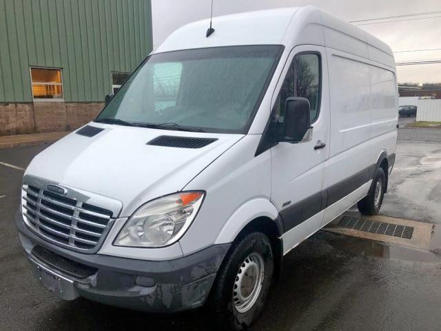 WDYPE7CC9A5477324 - 2010 FREIGHTLINER SPRINTER 2 WHITE photo 2