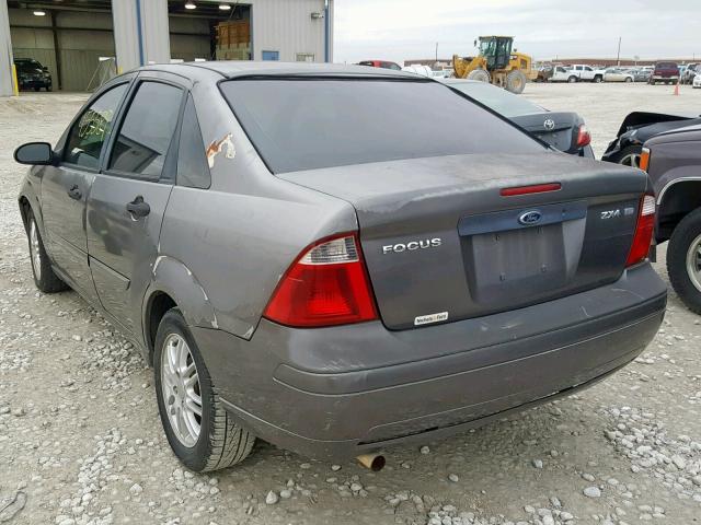 1FAFP34NX5W114885 - 2005 FORD FOCUS ZX4 GRAY photo 3