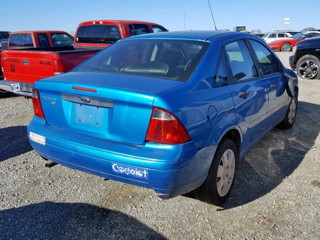 1FAFP34NX7W323143 - 2007 FORD FOCUS ZX4 BLUE photo 4