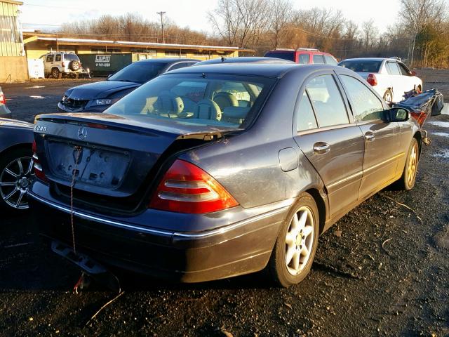 WDBRF61J72F275671 - 2002 MERCEDES-BENZ C 240 BLUE photo 4