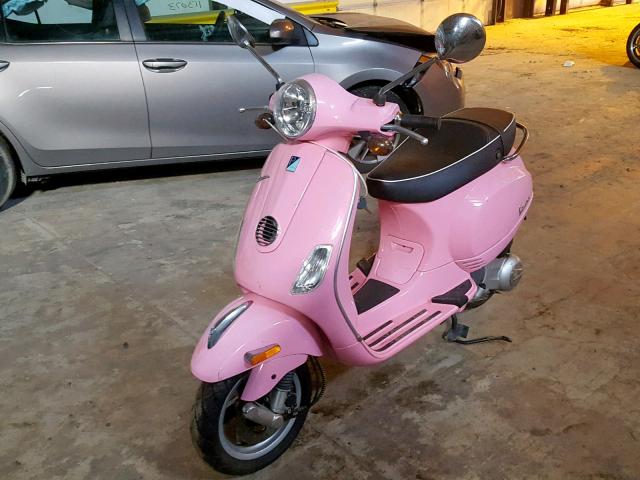 ZAPM448F8A5018898 - 2010 VESPA LX 150 PINK photo 2