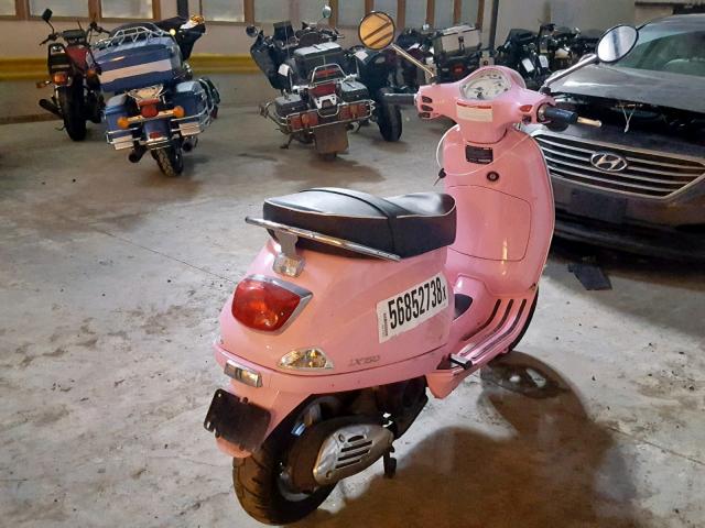 ZAPM448F8A5018898 - 2010 VESPA LX 150 PINK photo 4