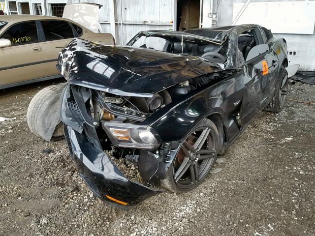 1ZVBP8AM9B5124467 - 2011 FORD MUSTANG BLACK photo 2