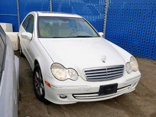 WDBRF54H27F858501 - 2007 MERCEDES-BENZ C 280 WHITE photo 1