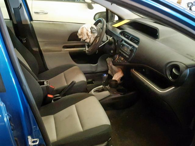 JTDKDTB37E1571542 - 2014 TOYOTA PRIUS C BLUE photo 5