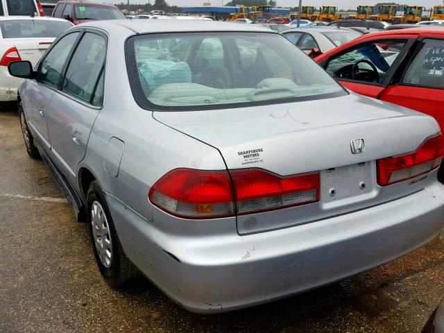 1HGCF866X2A130579 - 2002 HONDA ACCORD VAL SILVER photo 3