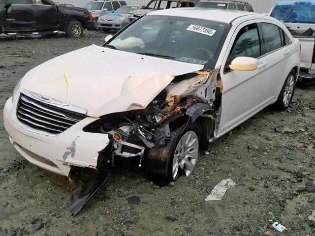 1C3CCBAB3CN281772 - 2012 CHRYSLER 200 LX WHITE photo 2