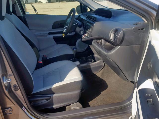 JTDKDTB33E1075864 - 2014 TOYOTA PRIUS C GRAY photo 5