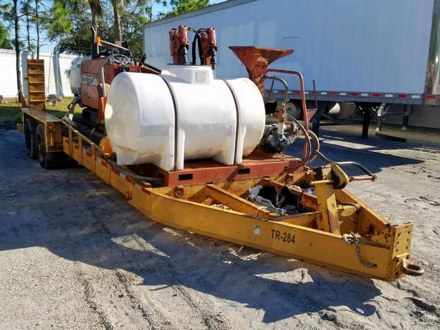 2T2246 - 2000 DITCH WITCH TRENCHER RED photo 1