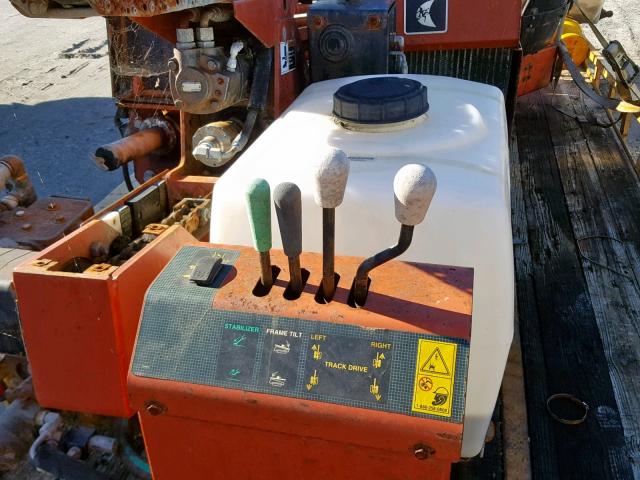 2T2246 - 2000 DITCH WITCH TRENCHER RED photo 6