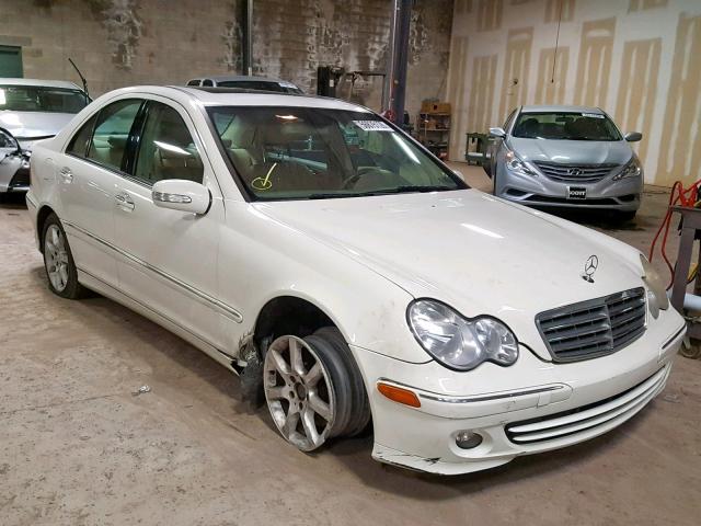 WDBRF54H37A928360 - 2007 MERCEDES-BENZ C 280 WHITE photo 1