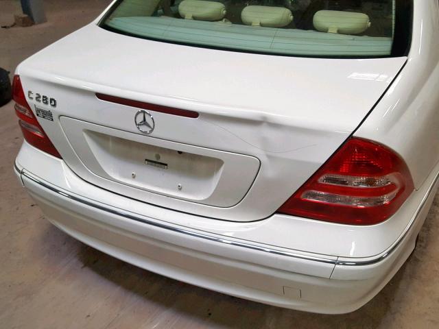 WDBRF54H37A928360 - 2007 MERCEDES-BENZ C 280 WHITE photo 9