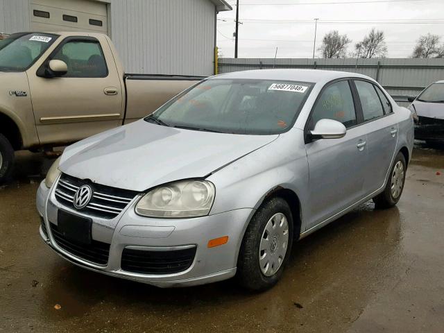 3VWPF71K75M615345 - 2005 VOLKSWAGEN NEW JETTA SILVER photo 2