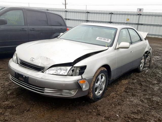 JT8BF22G2V0059070 - 1997 LEXUS ES 300 SILVER photo 2