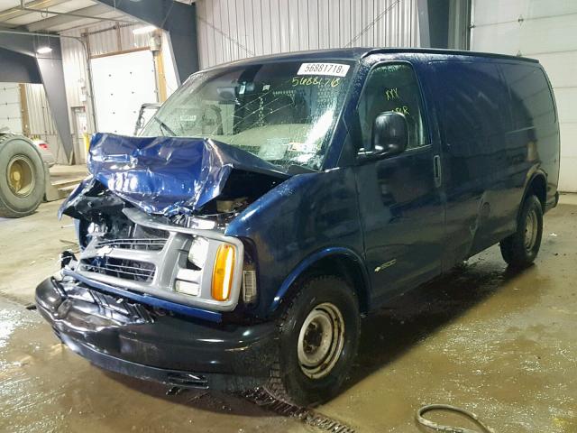 1GCEG15WX21130224 - 2002 CHEVROLET EXPRESS G1 BLUE photo 2