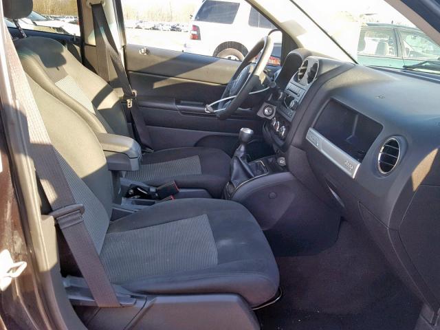 1C4NJCBAXED714602 - 2014 JEEP COMPASS SP 灰色 照片 5