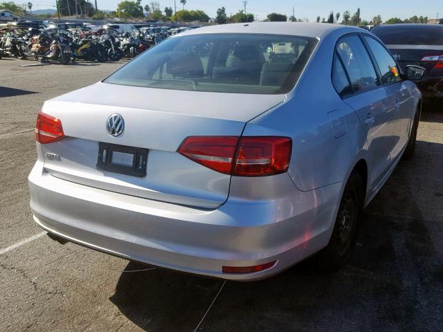 3VW2K7AJ3FM416937 - 2015 VOLKSWAGEN JETTA BASE SILVER photo 4