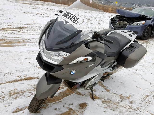 WB1044000AZW18179 - 2010 BMW R1200 RT SILVER photo 2