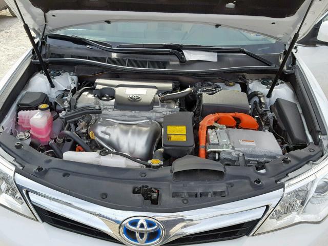 4T1BD1FK2EU134287 - 2014 TOYOTA CAMRY HYBR WHITE photo 7