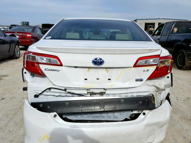 4T1BD1FK2EU134287 - 2014 TOYOTA CAMRY HYBR WHITE photo 9