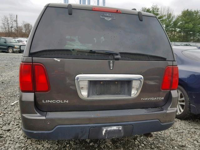 5LMFU28526LJ20523 - 2006 LINCOLN NAVIGATOR 棕色 照片 9