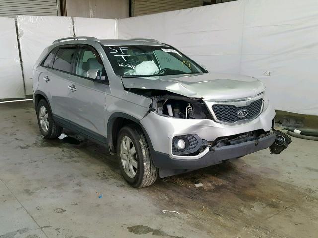 5XYKT4A19BG186360 - 2011 KIA SORENTO BA SILVER photo 1