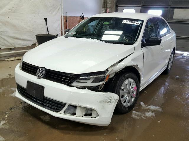 3VW2K7AJ2DM379389 - 2013 VOLKSWAGEN JETTA BASE Սպիտակ լուսանկար 2