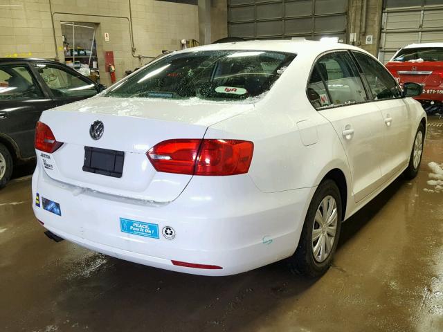 3VW2K7AJ2DM379389 - 2013 VOLKSWAGEN JETTA BASE Սպիտակ լուսանկար 4