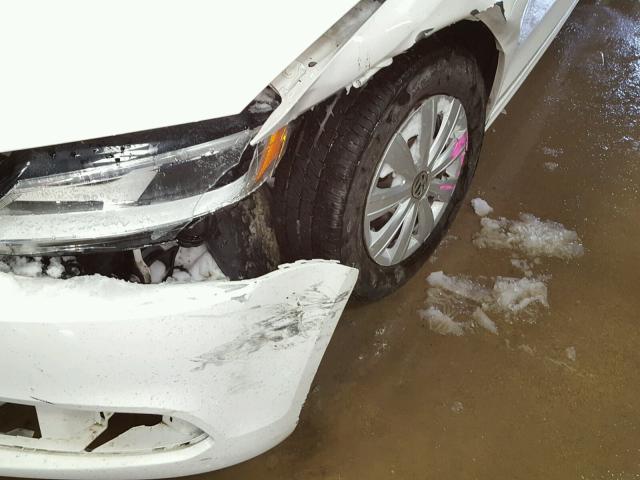 3VW2K7AJ2DM379389 - 2013 VOLKSWAGEN JETTA BASE Սպիտակ լուսանկար 9