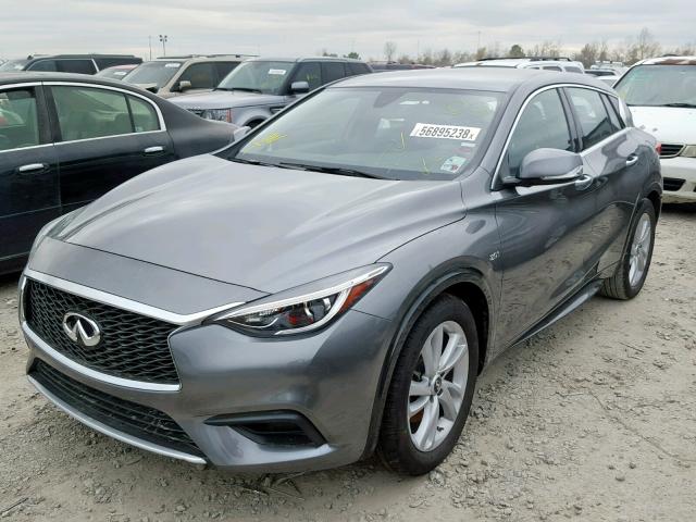 SJKCH5CP5JA040496 - 2018 INFINITI QX30 BASE SILVER photo 2