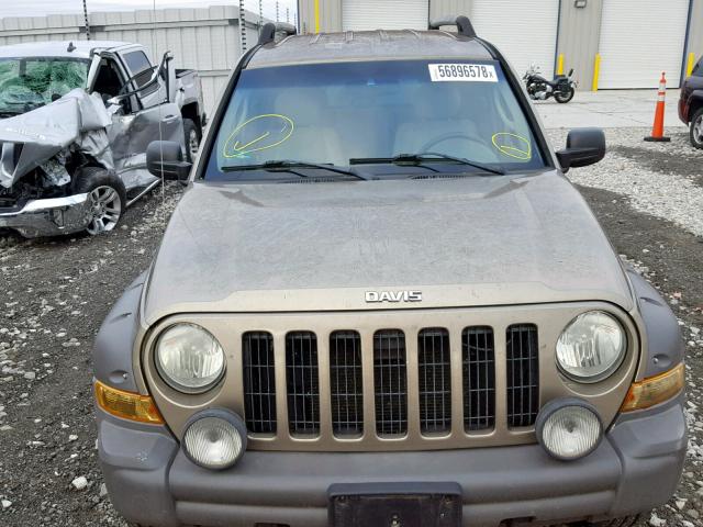 1J4GL38K05W511932 - 2005 JEEP LIBERTY RE TAN photo 9