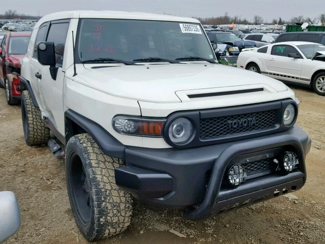 JTEBU4BF3AK086668 - 2010 TOYOTA FJ CRUISER WHITE photo 1