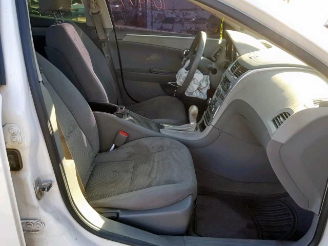 1G1ZH57B98F174753 - 2008 CHEVROLET MALIBU 1LT WHITE photo 5