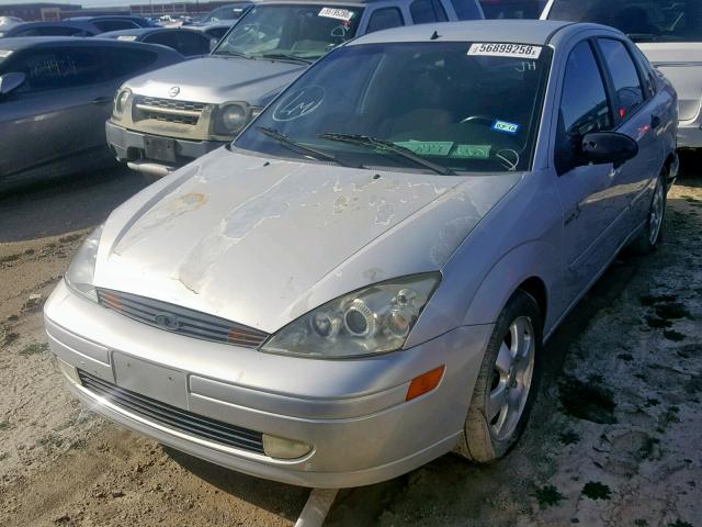 1FAFP383X2W320227 - 2002 FORD FOCUS ZTS SILVER photo 2