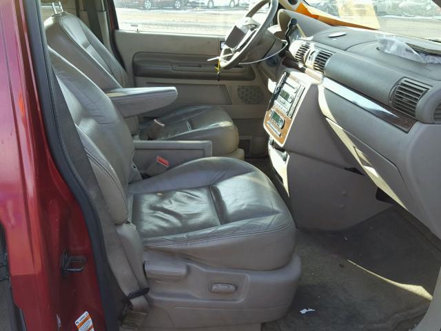 2FMDA58214BA30576 - 2004 FORD FREESTAR L RED photo 5