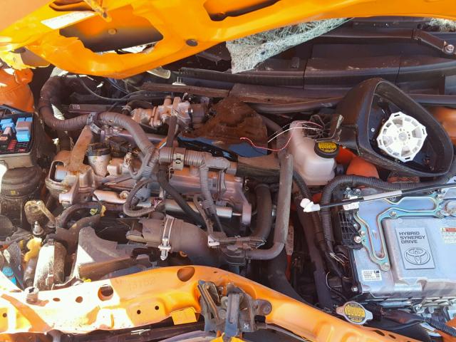 JTDKDTB37F1097352 - 2015 TOYOTA PRIUS C ORANGE photo 7