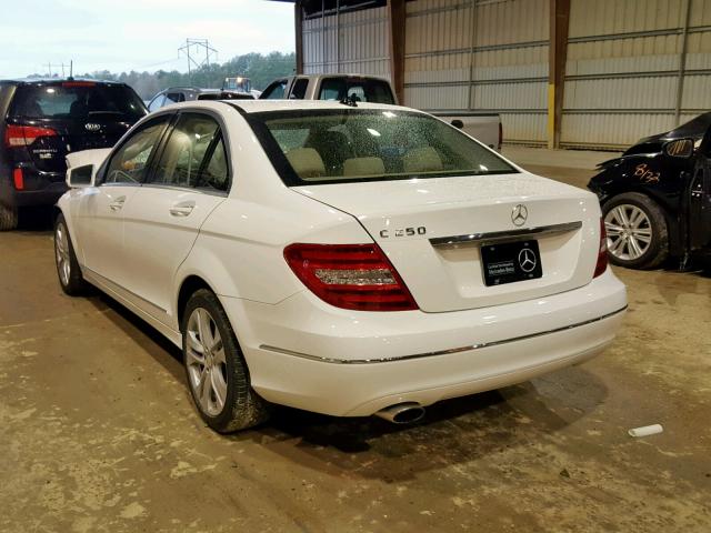 WDDGF4HB8EG255820 - 2014 MERCEDES-BENZ C 250 WHITE photo 3