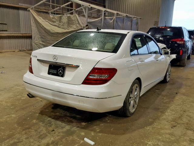 WDDGF4HB8EG255820 - 2014 MERCEDES-BENZ C 250 WHITE photo 4