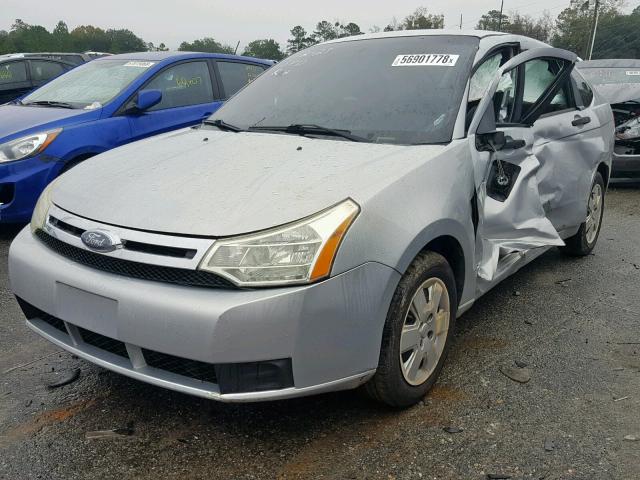 1FAHP34N38W243550 - 2008 FORD FOCUS S/SE SILVER photo 2