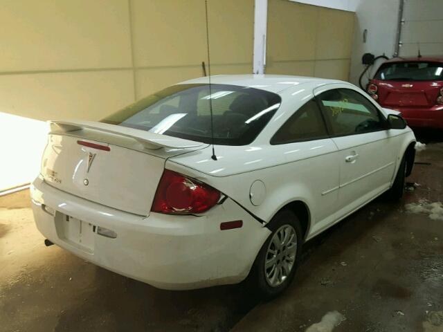 1G2AL15F677146553 - 2007 PONTIAC G5 WHITE photo 4