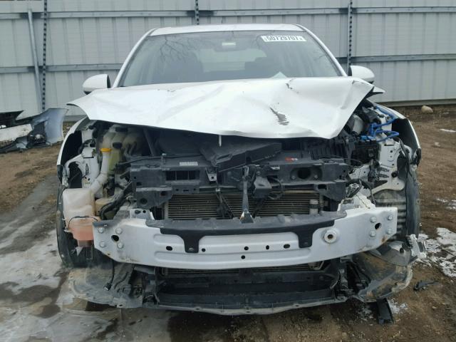 JM1BL1K68B1452203 - 2011 MAZDA 3 S WHITE photo 9