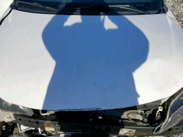 JTKJF5C70B3020171 - 2011 TOYOTA SCION TC თეთრი ფოტო 7