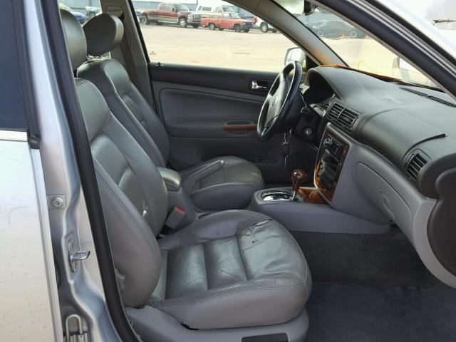 WVWTH63B41P201124 - 2001 VOLKSWAGEN PASSAT GLX 银色 照片 5