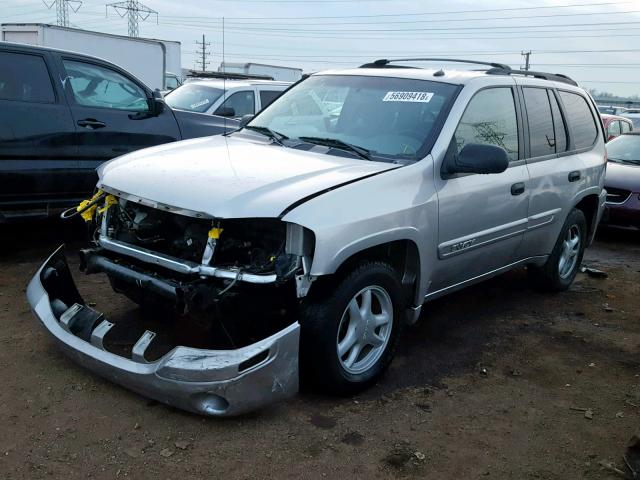 1GKDT13S452120329 - 2005 GMC ENVOY SILVER photo 2